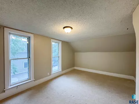 Bedroom - 1324 E 6th St, Sioux Falls, SD 57103 photo 5 of 8