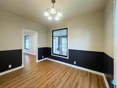 Dining - 1324 E 6th St, Sioux Falls, SD 57103 photo 1 of 1