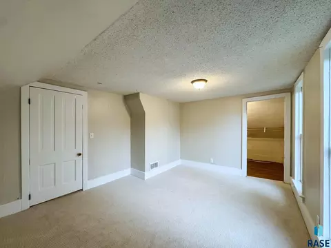 Bedroom - 1324 E 6th St, Sioux Falls, SD 57103 photo 3 of 8