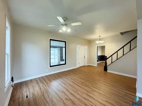 Living - 1324 E 6th St, Sioux Falls, SD 57103 photo 6 of 10