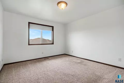 Bedroom - 5005 E 63rd St, Sioux Falls, SD 57108 photo 4 of 6