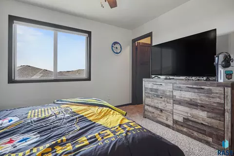 Bedroom - 5005 E 63rd St, Sioux Falls, SD 57108 photo 5 of 6