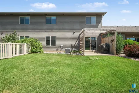 Exterior - 5005 E 63rd St, Sioux Falls, SD 57108 photo 3 of 4
