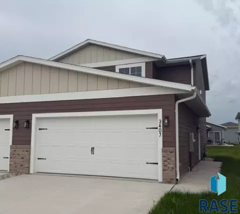 3407 S Joanne Ave, Sioux Falls, SD 57106