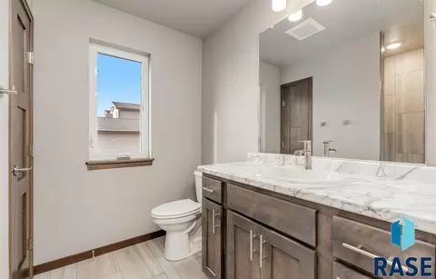Bath - 1115 E Wayne Pl, Tea, SD 57064 photo 2 of 3