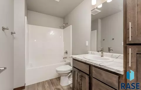 Bath - 1115 E Wayne Pl, Tea, SD 57064 photo 1 of 3