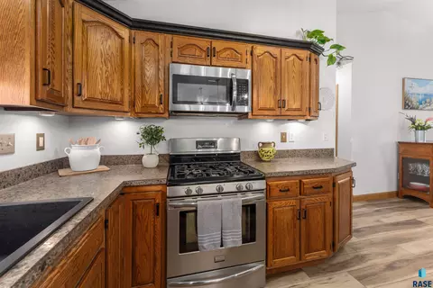 Kitchen - 200 E 9th St, Crooks, SD 57020 photo 6 of 7