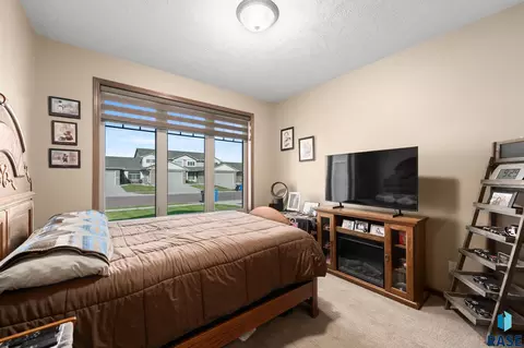 Bedroom - 2500 S Kinderhook Ave, Sioux Falls, SD 57106 photo 1 of 2