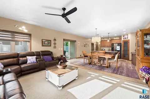 Living - 2500 S Kinderhook Ave, Sioux Falls, SD 57106 photo 2 of 3
