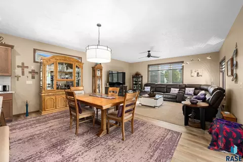 Dining - 2500 S Kinderhook Ave, Sioux Falls, SD 57106 photo 1 of 3