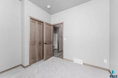 Bedroom - 6800 E Gallant Cir, Sioux Falls, SD 57108 photo 4 of 6