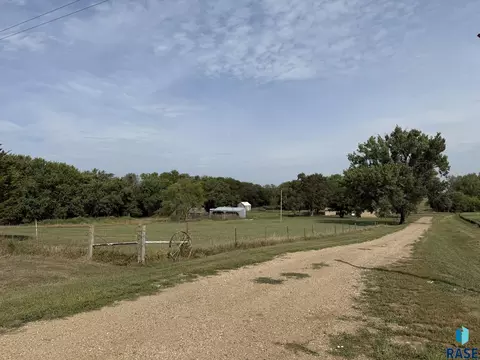 Exterior - 44666 289th St, Viborg, SD 57070 photo 25 of 29