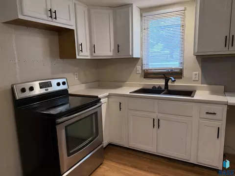 Kitchen - 44666 289th St, Viborg, SD 57070 photo 5 of 5