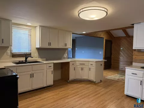 Kitchen - 44666 289th St, Viborg, SD 57070 photo 1 of 5
