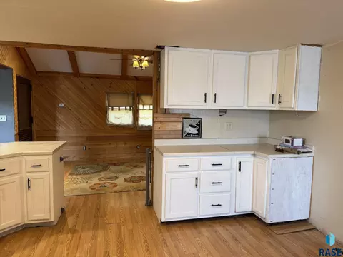 Kitchen - 44666 289th St, Viborg, SD 57070 photo 3 of 5