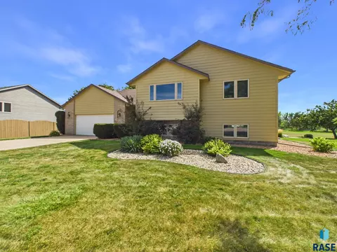 Exterior - 505 Herman Cir, Tea, SD 57064 photo 7 of 14