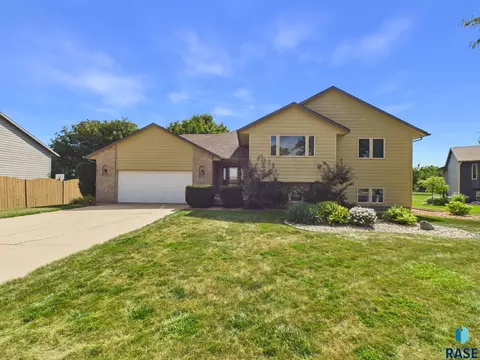 Exterior - 505 Herman Cir, Tea, SD 57064 photo 4 of 14