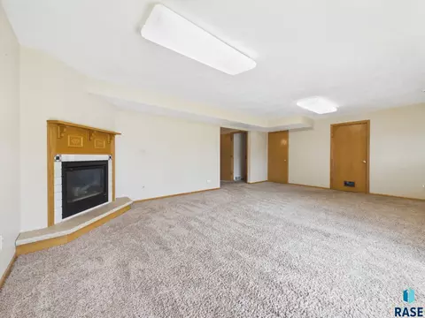 Living - 505 Herman Cir, Tea, SD 57064 photo 7 of 12