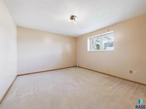 Bedroom - 505 Herman Cir, Tea, SD 57064 photo 9 of 12