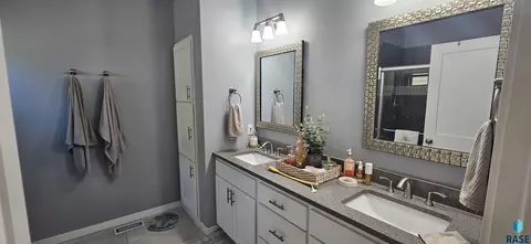 Bath - 2609 E Whisper Trl, Sioux Falls, SD 57108 photo 4 of 5