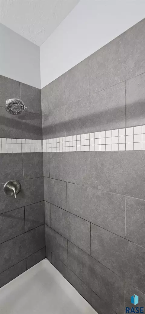 Bath - 2609 E Whisper Trl, Sioux Falls, SD 57108 photo 5 of 5