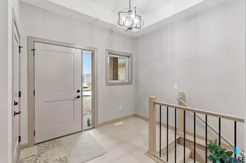 Entry Way - 2401 E Joshua Cir, Sioux Falls, SD 57108 photo 2 of 3