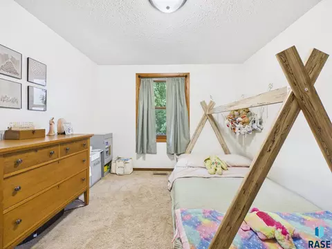 Bedroom - 3912 E Claudette Dr, Sioux Falls, SD 57103 photo 3 of 8