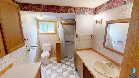 Bath - 750 Dakota St, Toronto, SD 57268 photo 1 of 3