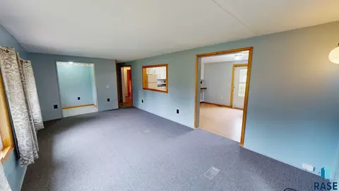 Living - 750 Dakota St, Toronto, SD 57268 photo 3 of 5