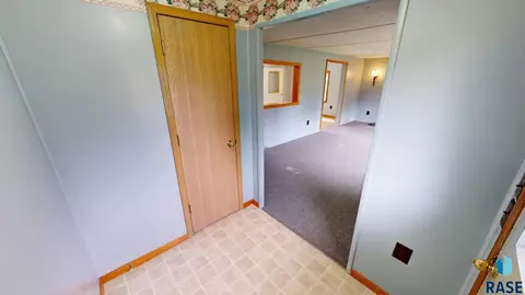 Entry Way - 750 Dakota St, Toronto, SD 57268 photo 1 of 2