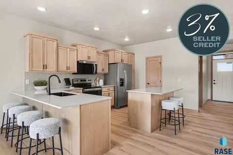 9303 W 43rd St, Sioux Falls, SD 57106