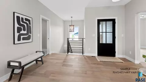 Entry Way - 5600 E Saddle Ridge Cir, Sioux Falls, SD 57110 photo 2 of 4