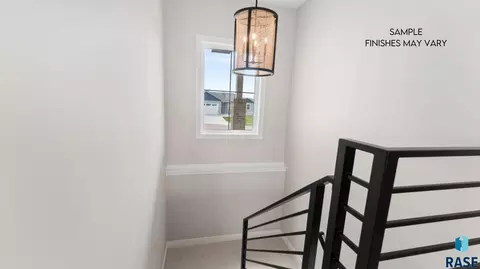 Entry Way - 5600 E Saddle Ridge Cir, Sioux Falls, SD 57110 photo 4 of 4