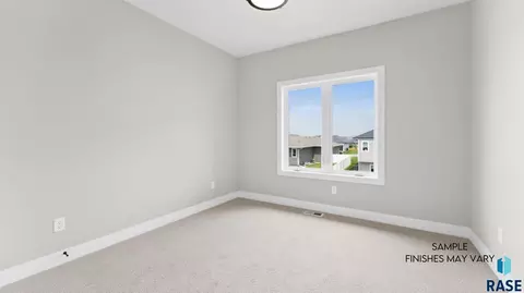 Bedroom - 5600 E Saddle Ridge Cir, Sioux Falls, SD 57110 photo 3 of 3