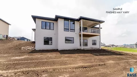 Exterior - 5600 E Saddle Ridge Cir, Sioux Falls, SD 57110 photo 2 of 2