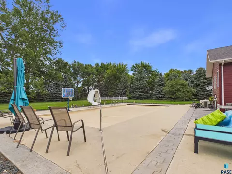 Exterior - 23449 451 Ave, Madison, SD 57042 photo 13 of 18