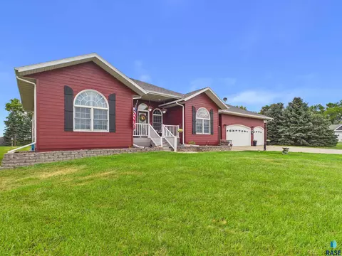 Exterior - 23449 451 Ave, Madison, SD 57042 photo 2 of 18