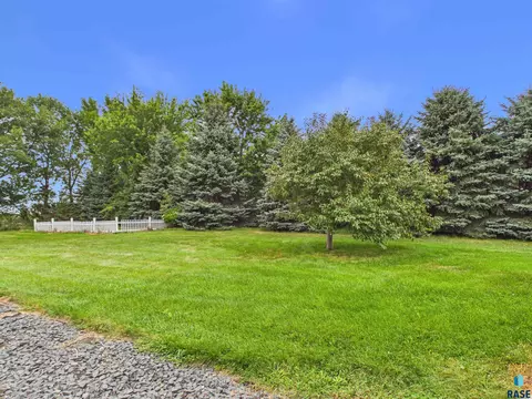 Exterior - 23449 451 Ave, Madison, SD 57042 photo 14 of 18