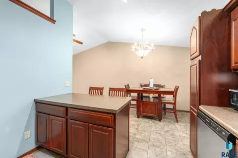 Dining - 5609 S Cain Ave S, Sioux Falls, SD 57106 photo 3 of 3