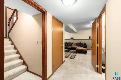 Entry Way - 5609 S Cain Ave S, Sioux Falls, SD 57106 photo 1 of 3