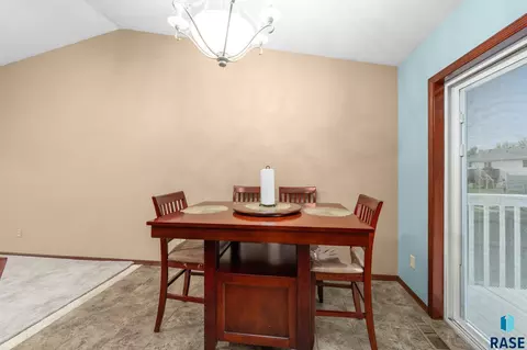 Dining - 5609 S Cain Ave S, Sioux Falls, SD 57106 photo 2 of 3