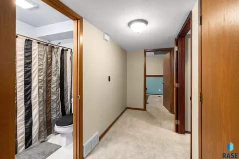 Entry Way - 5609 S Cain Ave S, Sioux Falls, SD 57106 photo 3 of 3