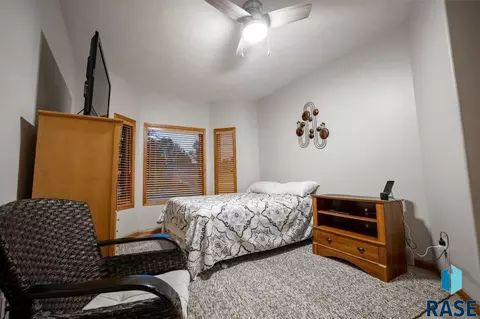 Bedroom - 2817 Dailey Dr, Mitchell, SD 57301 photo 4 of 6