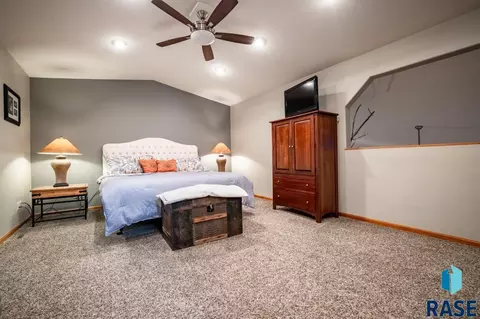 Bedroom - 2817 Dailey Dr, Mitchell, SD 57301 photo 2 of 6