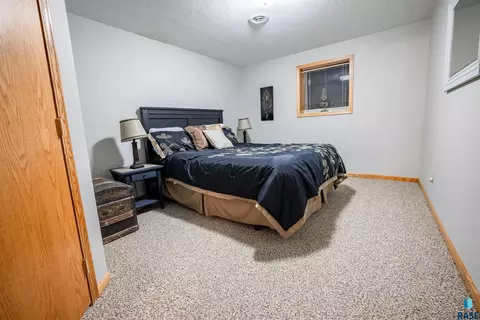 Bedroom - 2817 Dailey Dr, Mitchell, SD 57301 photo 5 of 6