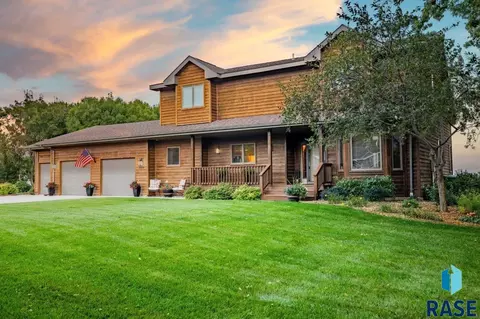 Exterior - 2817 Dailey Dr, Mitchell, SD 57301 photo 1 of 9