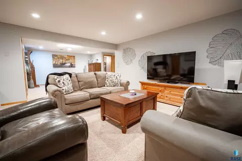 Living - 2817 Dailey Dr, Mitchell, SD 57301 photo 4 of 4