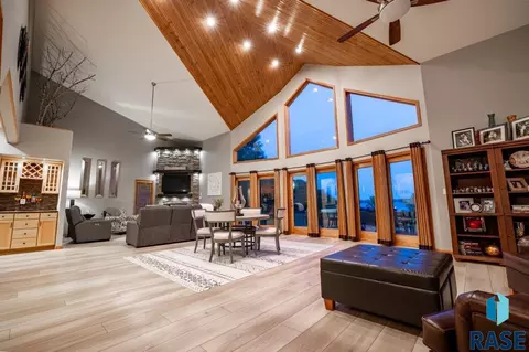 Living - 2817 Dailey Dr, Mitchell, SD 57301 photo 1 of 4