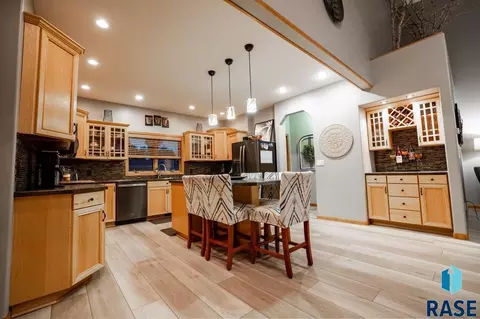 Kitchen - 2817 Dailey Dr, Mitchell, SD 57301 photo 2 of 4