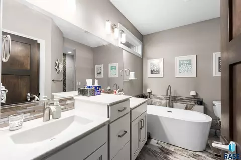 Bath - 7104 E 38th St, Sioux Falls, SD 57110 photo 2 of 10